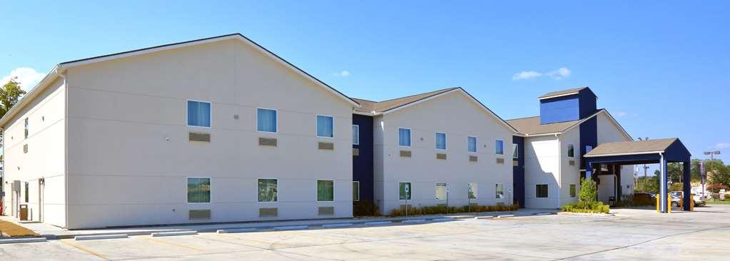Americas Best Value Inn & Suites-Prairieville Екстериор снимка