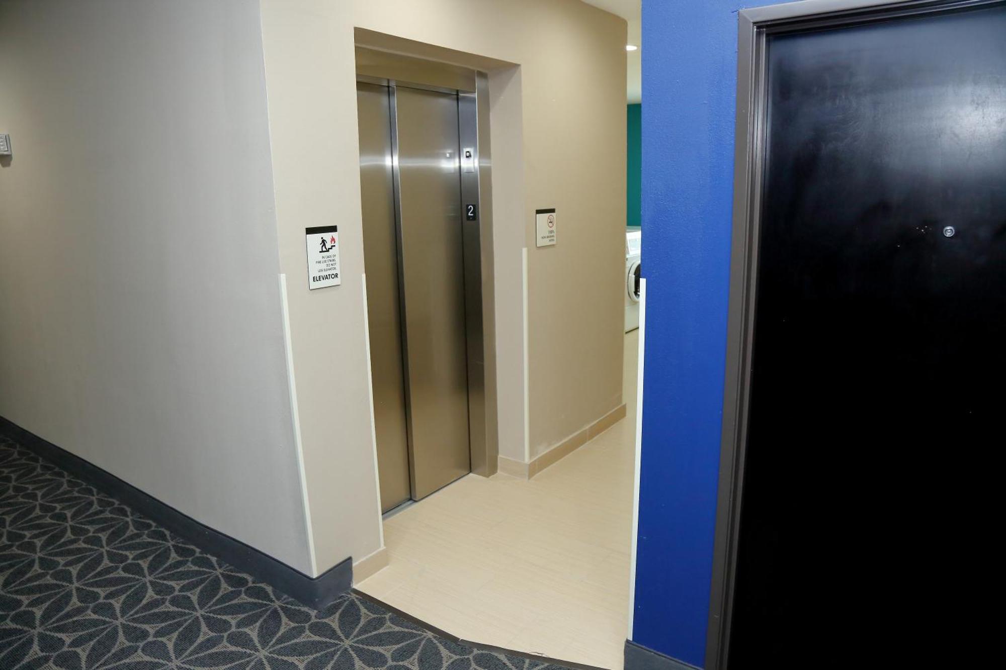 Americas Best Value Inn & Suites-Prairieville Екстериор снимка