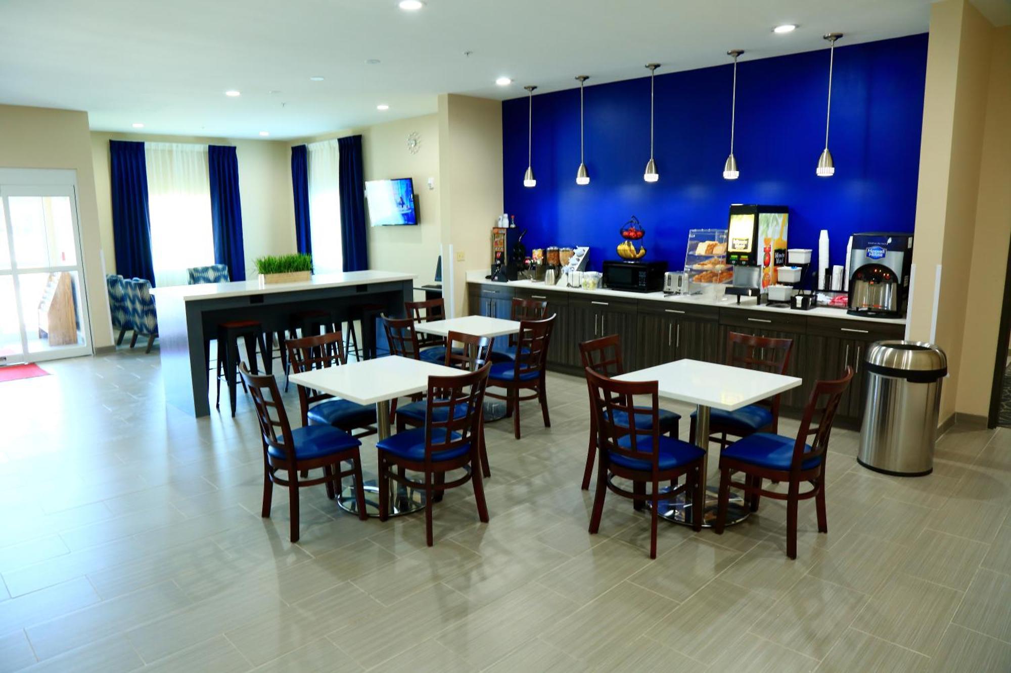 Americas Best Value Inn & Suites-Prairieville Екстериор снимка